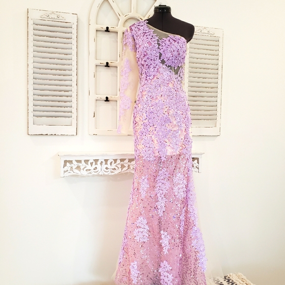 Floral Lace and sequin side slit lilac gown size 0-2 - Picture 2 of 8